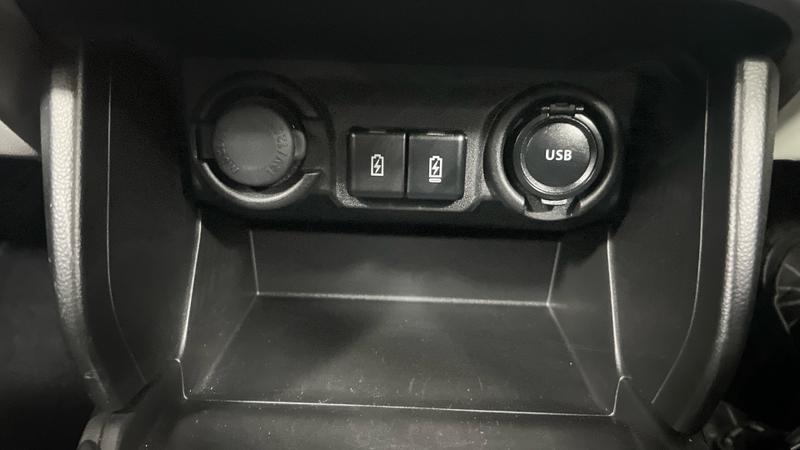 Suzuki SWIFT Photo cohere-e007c117f5700f5c036a22154b189fe1c12204d9.jpg