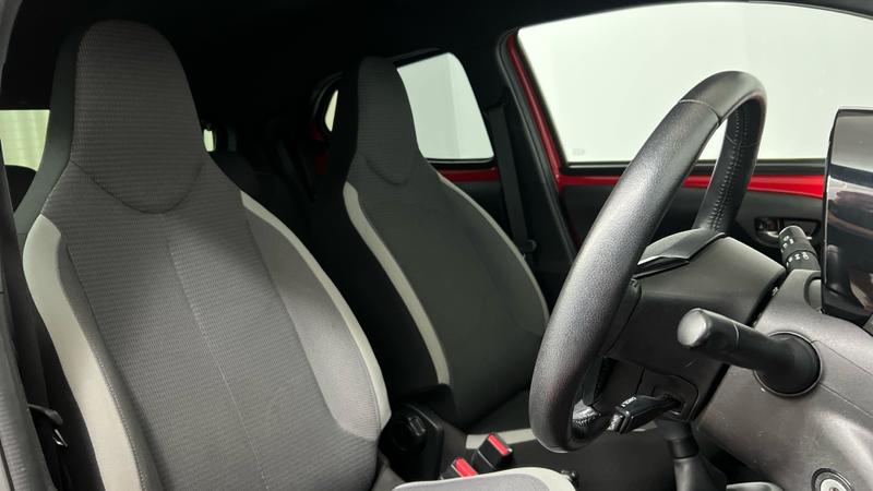 Toyota AYGO Photo cohere-e0adaab10d2420bf5dc5b4d017b1f14464281b41.jpg