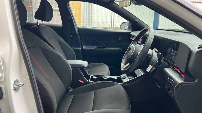 Hyundai KONA Photo cohere-e0e3e9818b1618724112501fd5c6f3988f089067.jpg