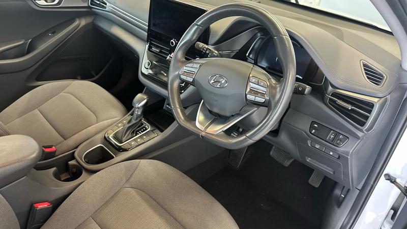 Hyundai IONIQ Photo cohere-e0e7702748cf77d4a9c9edbd743d37e5d952d3e4.jpg