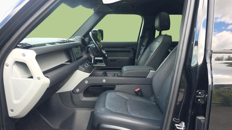Land Rover Defender 110 Photo cohere-e0fe3ddb91ee312010914ff47e9d569538d29223.jpg