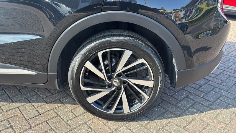 MG ZS Hybrid+ Photo cohere-e1a426b67ef81ee06644b7d18f04e4d751ce60f3.jpg