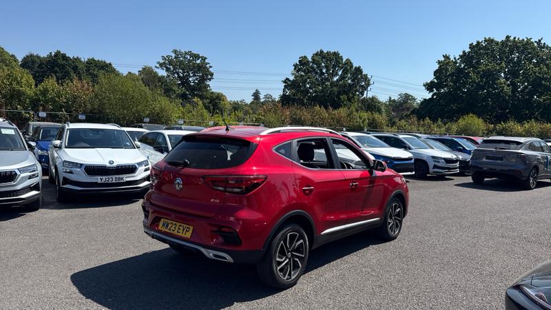 MG ZS Photo cohere-e523f801799c39ca7f283bbf9192f94fda6d4e4e.jpg