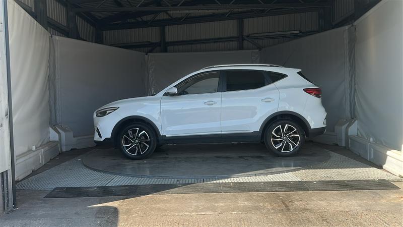 MG ZS Photo cohere-e7728edf11d7a3b514f3e649180d904c78af1ffa.jpg