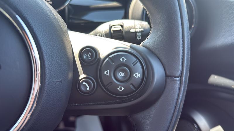 MINI Electric Hatch Photo cohere-e8b834bb2846b339b25216eada46a1d535d8c911.jpg