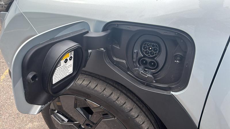 Suzuki e Vitara Photo cohere-e8fea4e4825fee2585791685a71c26a5f7b8f44e.jpg