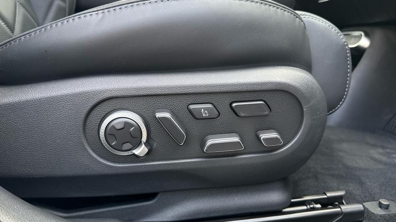 Genesis GV60 Photo cohere-e92e77b86d7683134ceb84af6a720768cb7c648d.jpg
