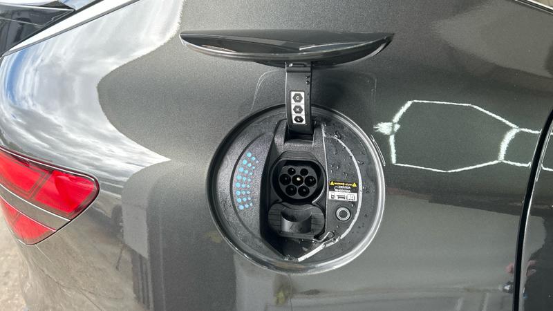 Genesis GV60 Photo cohere-ea21b66f7d1fc42befbc61806ba3a322afb447e9.jpg