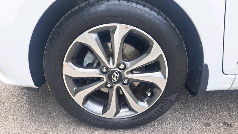 Hyundai i10 Photo cohere-eb0f10c6f5b4353d7f2b74e89cf491d10acdbebd.jpg