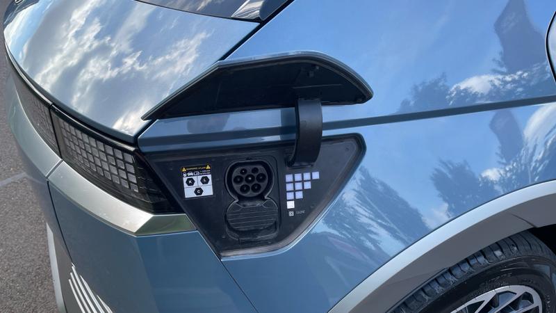 Hyundai IONIQ 5 Photo cohere-eb704131904bee6bc14b44e1bab9913cf496d934.jpg