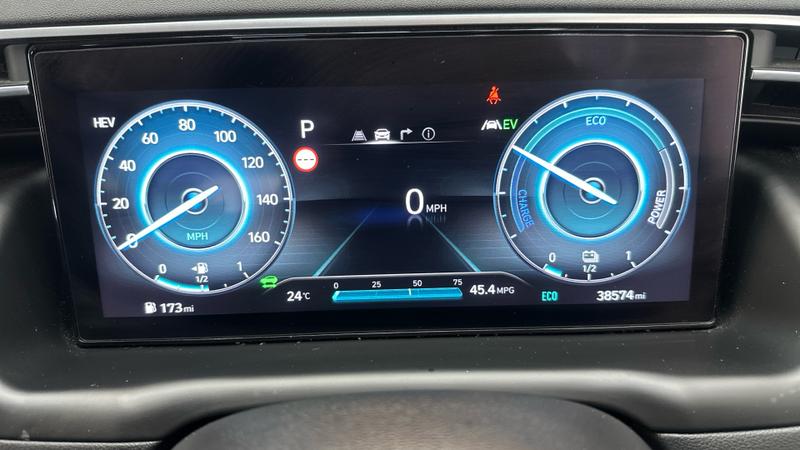 Hyundai TUCSON Photo cohere-ebd438187f15c4a1e04139da1ea1ae4cbc143cbd.jpg
