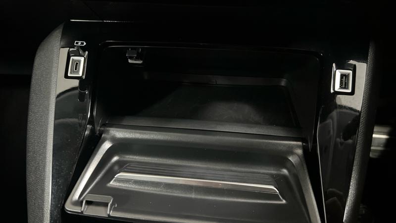 Peugeot 208 Photo cohere-ebec5d8a4be2553f64ce5181ea5264fce02c3506.jpg