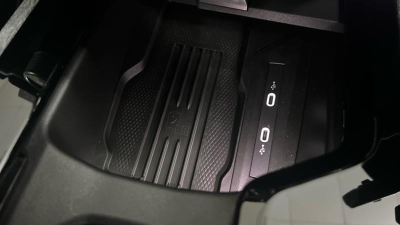 Skoda SUPERB Photo cohere-ec12a3e412198f0f351bc59bf31976aabd04c4be.jpg