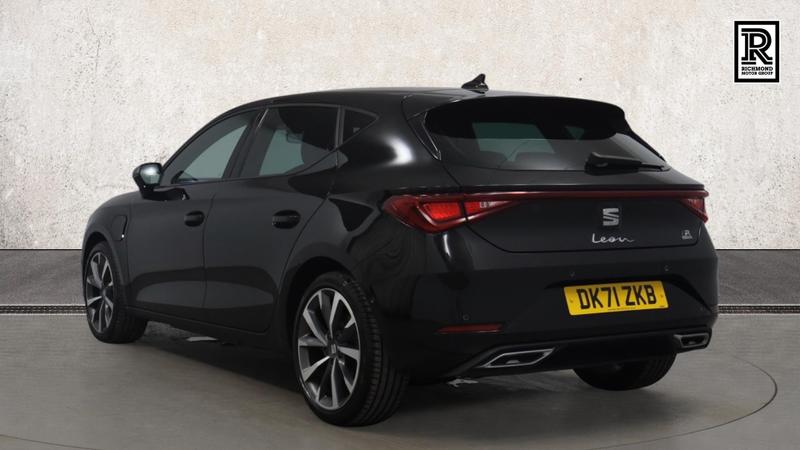 SEAT LEON Photo cohere-ec1ff2efd4de3d52aa8659f5f13bbf7f76f5a7e2.jpg