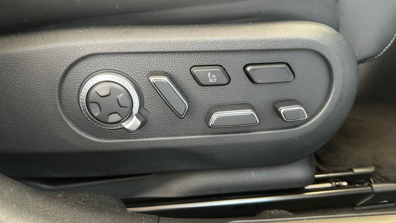 Genesis GV60 Photo cohere-ec5200205d82e30b85e4cc52cb65f0bf537173cd.jpg