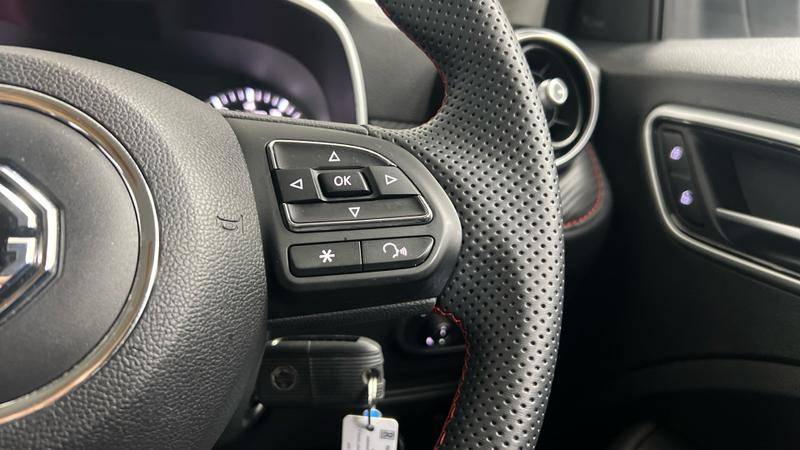 MG ZS Photo cohere-ec70f33e143ab01df2e6decbfe7643d3bbedcc0f.jpg