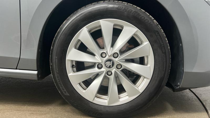 Skoda SUPERB Photo cohere-ed2e6120e4f15108dd42765593d56af739764582.jpg