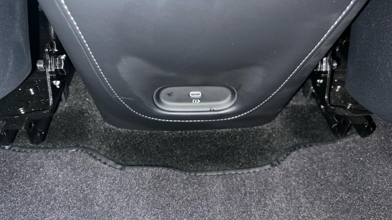 MG IM6 Photo cohere-ede196f3d0e79e52712a49f7a7e1d7495f10f9bf.jpg