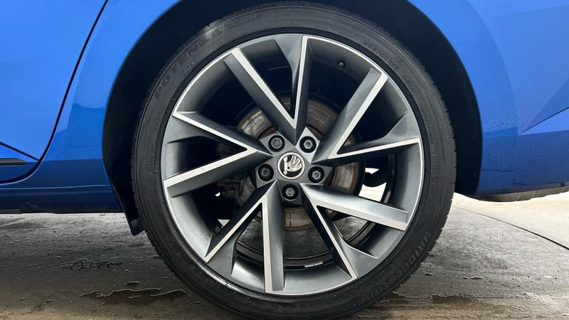 Skoda SUPERB Photo cohere-ee49252692edefbec8b799a4d0b1cc79938a6df5.jpg