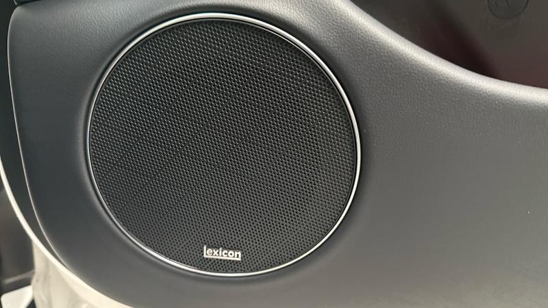 Genesis GV70 Photo cohere-ee8d2489053a36cabca6d74784fbe14b22b4b998.jpg