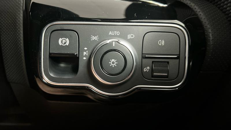 Mercedes-Benz A CLASS Photo cohere-eeaeb8ff6df31e324c96497da305de99a36e80ba.jpg