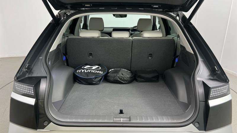 Hyundai IONIQ 5 Photo cohere-eee08e2aa875a03244bf38198a761065f86d6444.jpg