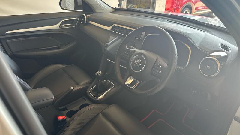 MG ZS Photo cohere-ef2f910f39cb780839fe6907fa87518640779b5a.jpg