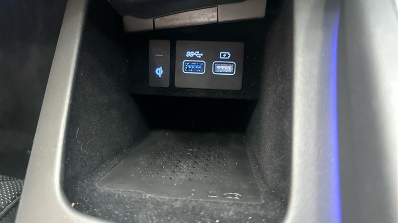 Genesis GV70 Photo cohere-effe02a67a3623f7ded0fed22e7305981f2f9085.jpg