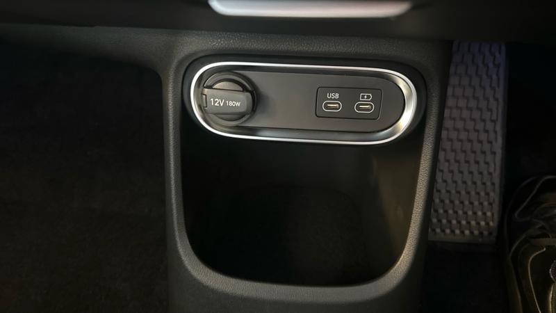 Genesis GV60 Photo cohere-f12655a3440f04d2c7b5a55bda6a0bda967b8066.jpg