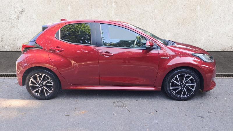 Toyota Yaris Photo cohere-f153abe5c346c9716fcc45fcfc7f8a7a349d2822.jpg