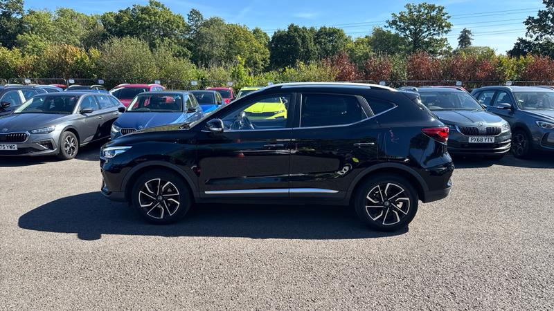 MG ZS Photo cohere-f15d319dcb6ad0b747dab2e2f6f544c7c26b3632.jpg