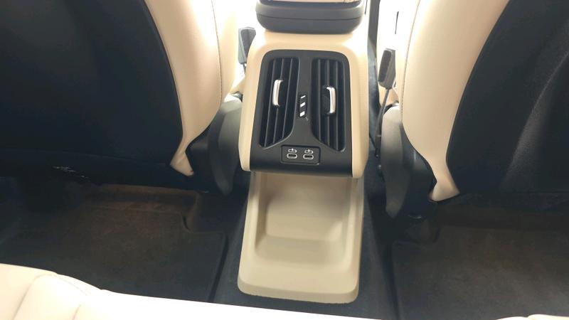BMW X1 Photo cohere-f264c3cf884a3f5cc246d11c51078176456f4e91.jpg