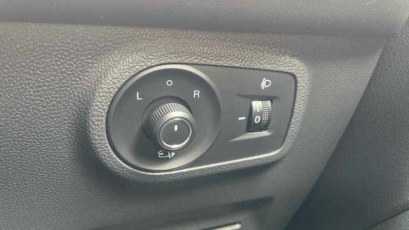MG ZS Photo cohere-f30e9c1f6cdf96d760c36be1fc1cb66e2c4d3bfb.jpg