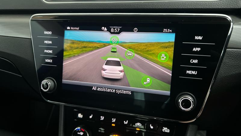 Skoda SUPERB Photo cohere-f44d3cbc5e5ac726f2242591c2e73a7cd60df55e.jpg