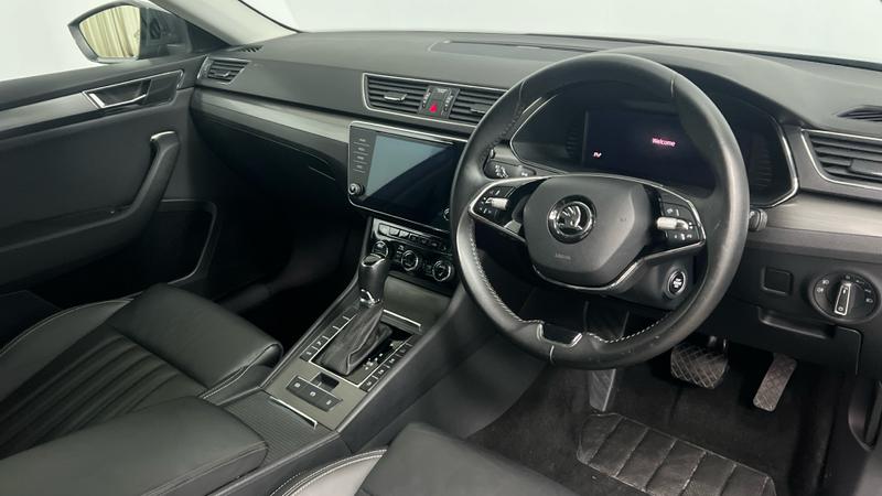 Skoda SUPERB Photo cohere-f4710fa8f1179b759293702fb6f6783e86b2fad2.jpg