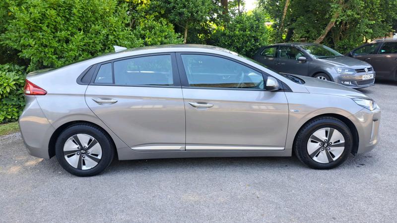 Hyundai IONIQ Photo cohere-f5cddd090e6936d3a18fe3629830c293c4afd847.jpg