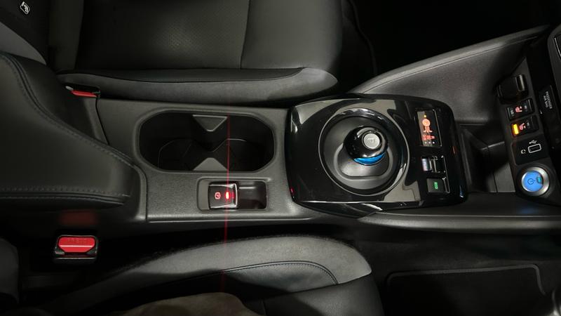 Nissan LEAF Photo cohere-f7f138cdb1e3dcce56ad63c7da4b4792629ef482.jpg