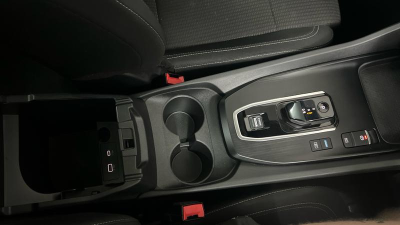Nissan QASHQAI Photo cohere-f861dba50294af986880ce5fc063525b0fea33cc.jpg