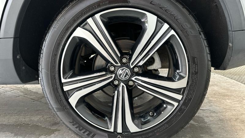 MG MG ZS Photo cohere-f872ffa1a4513ea2218b4ddf827b8c7cec34cf09.jpg