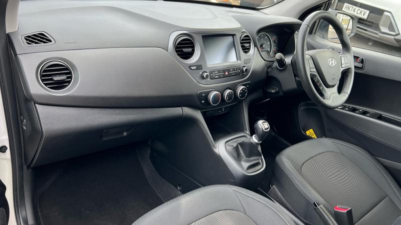 Hyundai i10 Photo cohere-f9dde82999c0e2f4a52d46d6ffafe04d26170888.jpg