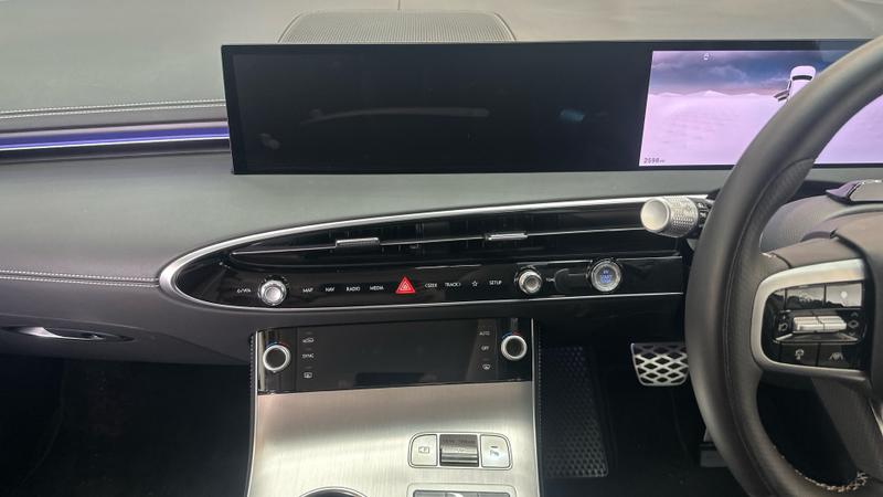 Genesis GV70 Photo cohere-fb170b0c853d9a84d24cceb6de3024e5b812f9ca.jpg