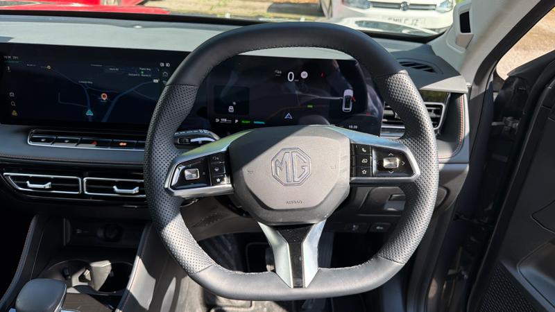 MG HS Hybrid+ Photo cohere-fb2c6a4c2f55949fb5c950c777bbd1141fbaac9e.jpg