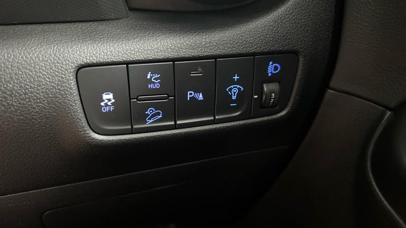 Hyundai KONA Photo cohere-fb4d287d5cc3a1d6100b61cf2836a29f975851e6.jpg