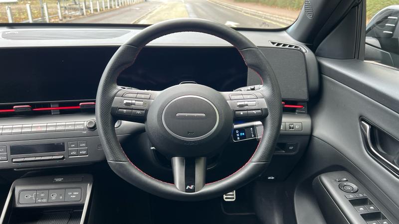 Hyundai KONA Photo cohere-fc596407b20dc3488a63583165c02366813ce211.jpg