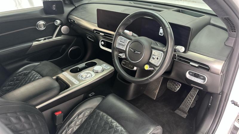 Genesis GV60 Photo cohere-fc642722d78978a22b560d9717924d76dc3c389b.jpg