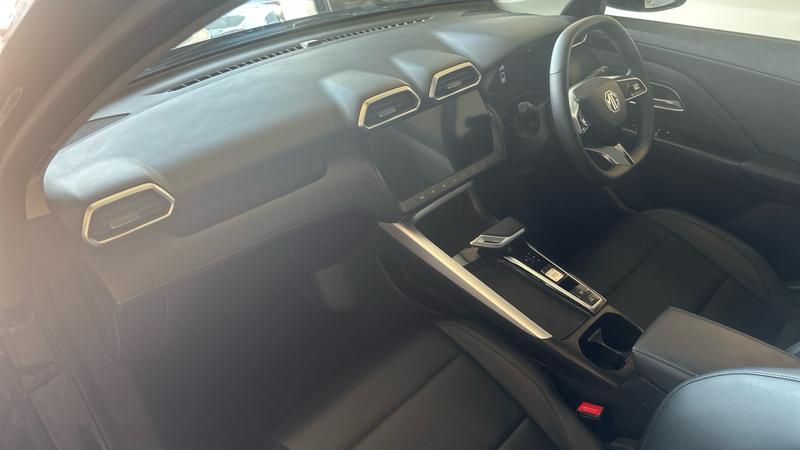 MG ZS Hybrid+ Photo cohere-fc7cd79f7fd5197d32c0fb0f260f7322c528c9b8.jpg