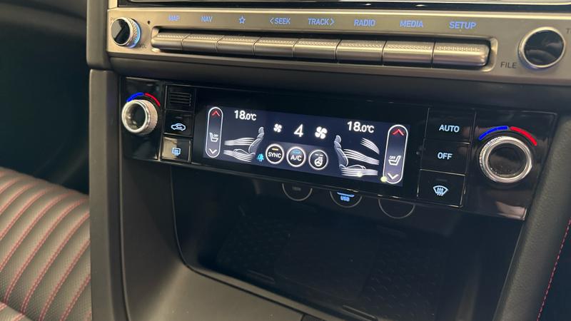 Genesis G70 Photo cohere-fe0dd4c1631a4fcd55a5a3ecf3d132b3fa233d08.jpg