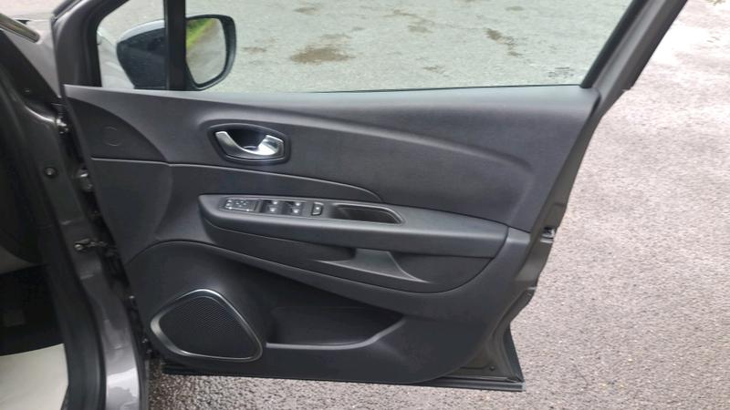 Renault Captur Photo cohere-feb7d85316e6185ddfe91b823cd95d13b394623e.jpg