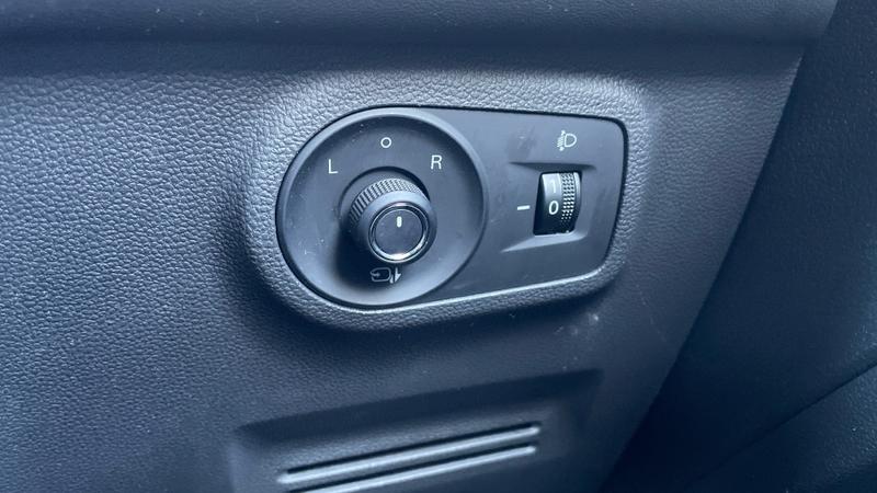 MG MG ZS Photo cohere-ff8c469564cb682023695b5c6b69b04bfde08c83.jpg