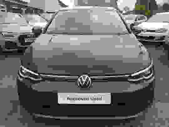 Volkswagen GOLF Photo d0248165-797b-445e-bc6c-172cb2b5728f.jpg